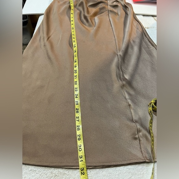 STATUS by‎ CHENAULT Tan pull on satin pleated skirt size L. - Picture 14 of 14